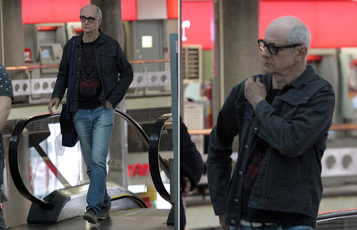  Marcos Caruso é fotografado em aeroporto de São Paulo