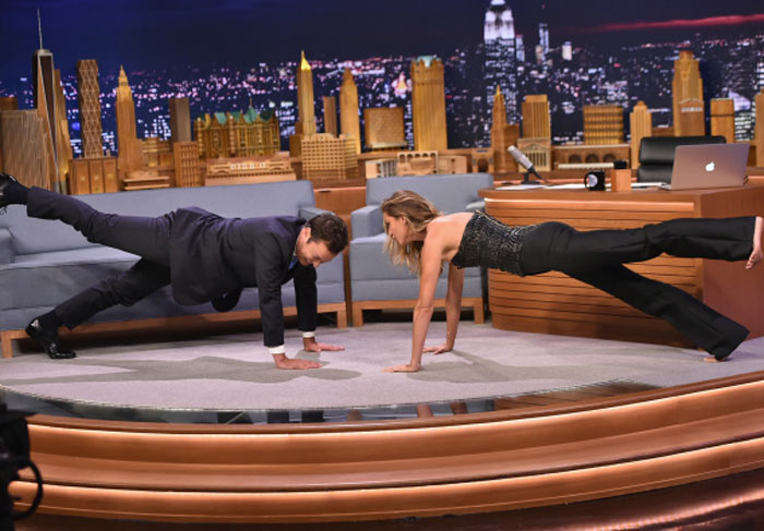 Gisele Bündchen dança com Jimmy Fallon no The Tonight Show