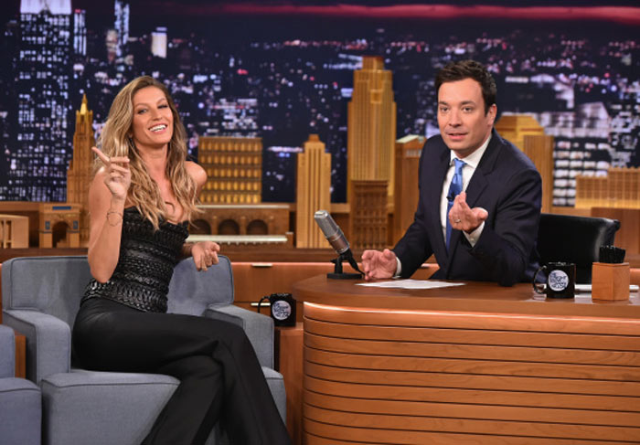 Gisele Bündchen dança com Jimmy Fallon no The Tonight Show