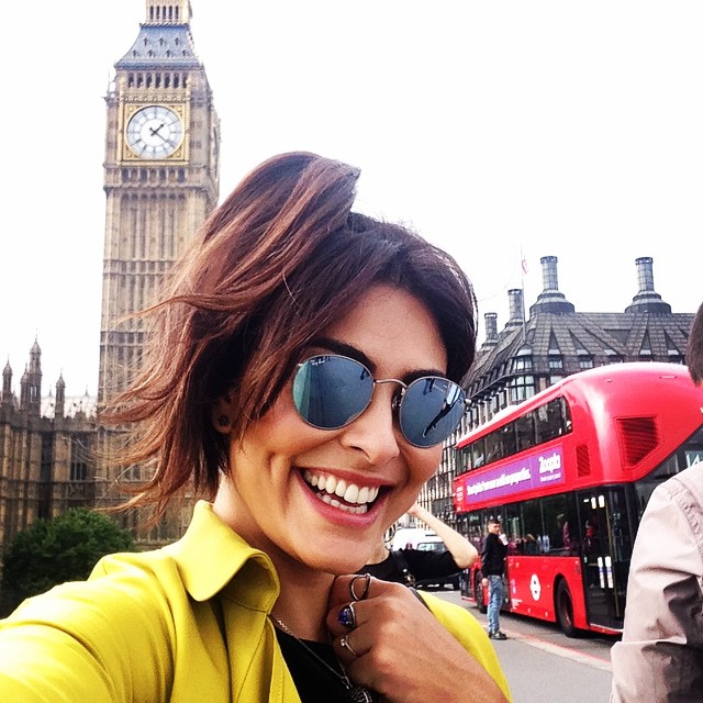 Em Londres, Juliana Paes visita o Big Ben