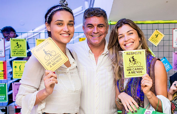  Grazi Massafera e Débora Nascimento prestigiam Feira Hype no Rio