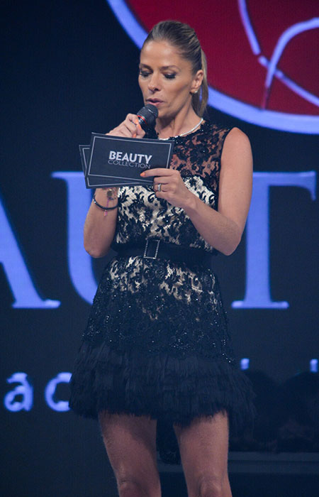  Adriane Galisteu arrasa como mestre de cerimônia na Beauty Fair 2014 
