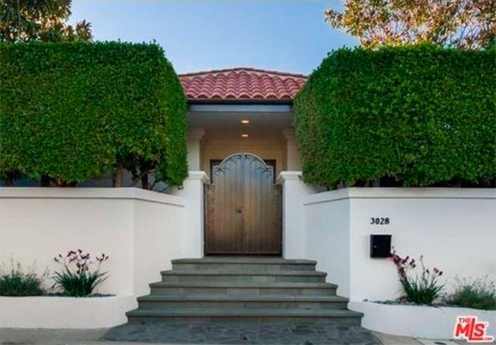 Mila Kunis vende mansão de Los Angeles antes de dar à luz. Veja as fotos!
