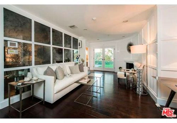 Mila Kunis vende mansão de Los Angeles antes de dar à luz. Veja as fotos!