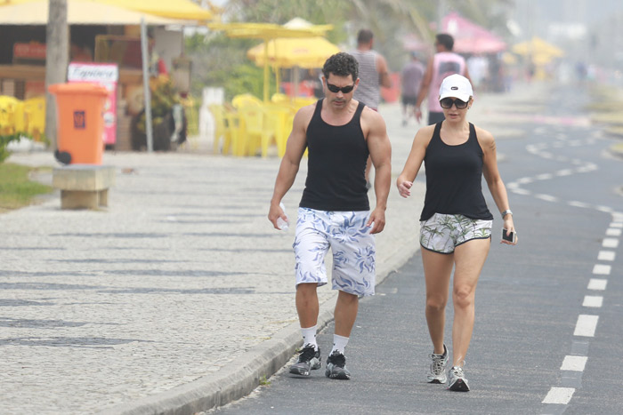  Antônia Fontenelle mostra boa forma física em dia de corrida no Rio