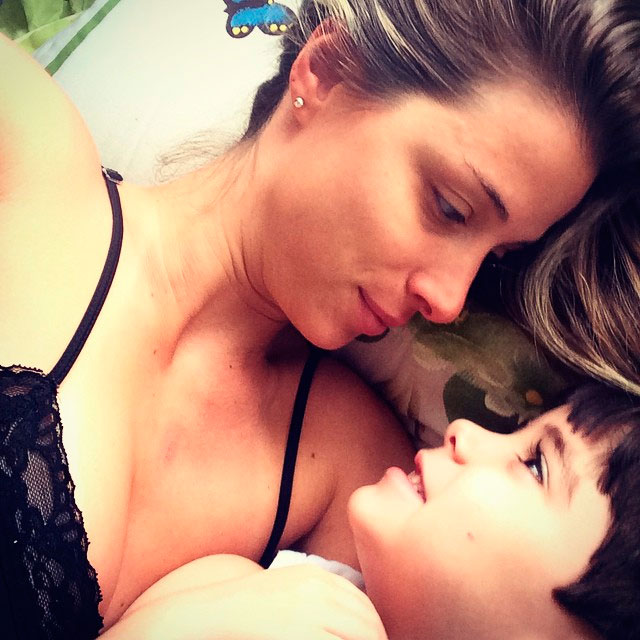 Angela Sousa mima o sobrinho no Instagram,