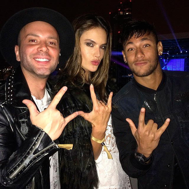 Neymar encontra Matheus Mazzafera e Alessandra Ambrósio em Milão, na Itália