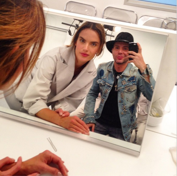 Kendall Jenner e Alessandra Ambrósio se encontram em Milão