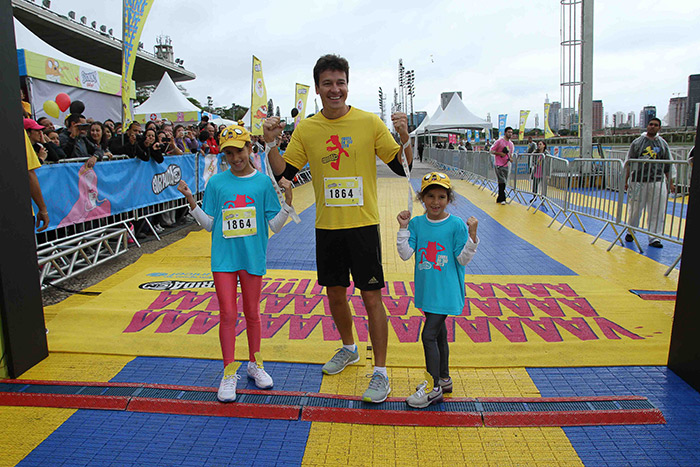  Rodrigo Faro vai com a família à corrida de pais e filhos