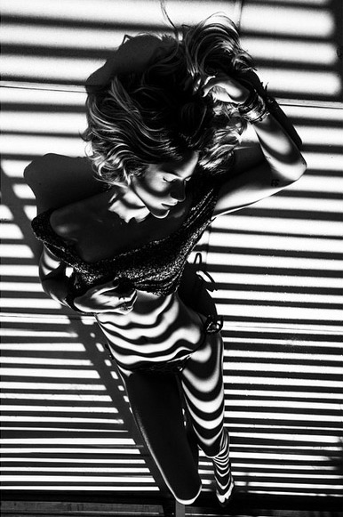 Giovanna Ewbank aparece sexy em sessão de fotos