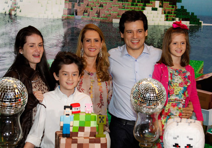 Celso Portiolli celebra aniversário dos filhos Luana e Pedro