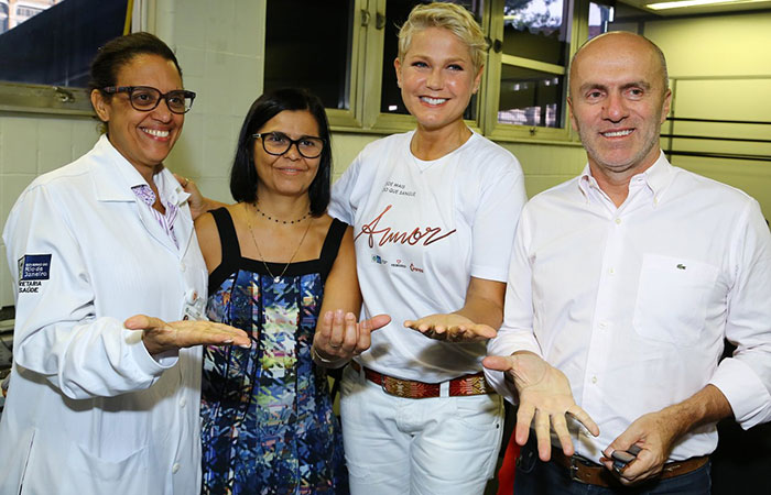  Xuxa faz doação de sangue no Rio de Janeiro