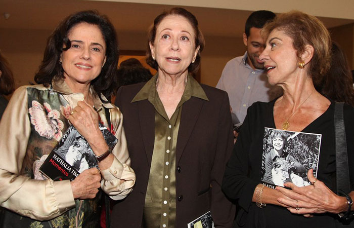 Fernanda Montenegro, Marieta Severo e Marília Pêra prestigiam lançamento de livro de Nathália Timberg