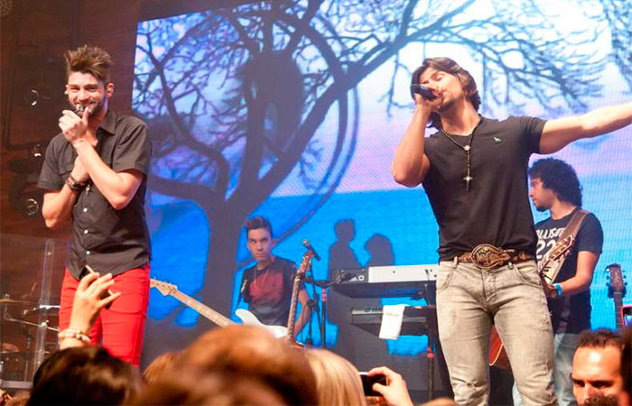  Munhoz e Mariano agitam São Paulo com show de lançamento de DVD