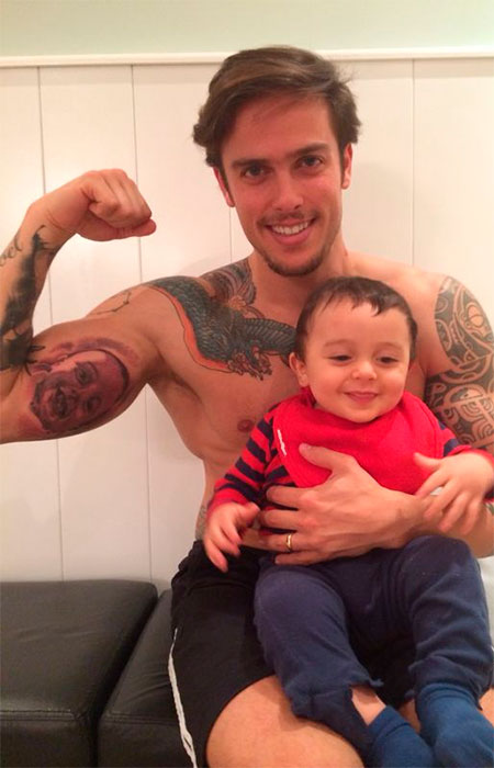 Rafael Mello transforma foto do filho Gael em tatuagem 