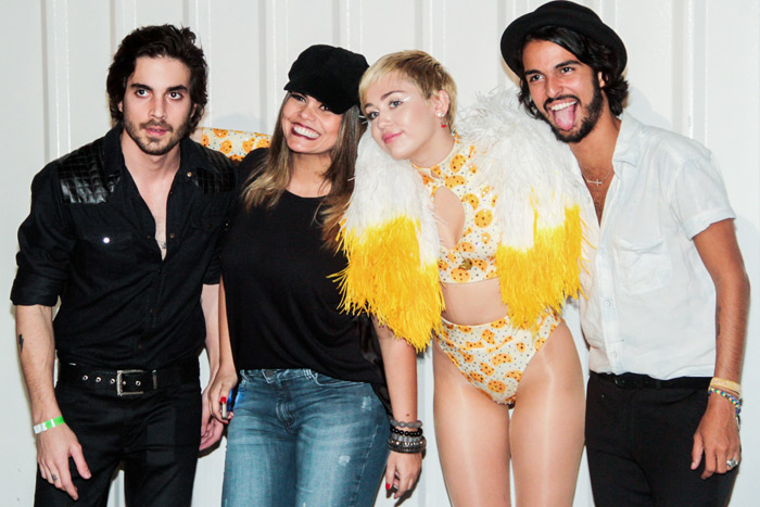 Estrelas tietam Miley Cyrus em show no Rio de Janeiro