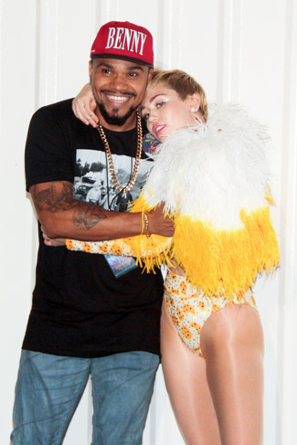Naldo Benny tieta Miley Cyrus antes de show no Rio de Janeiro