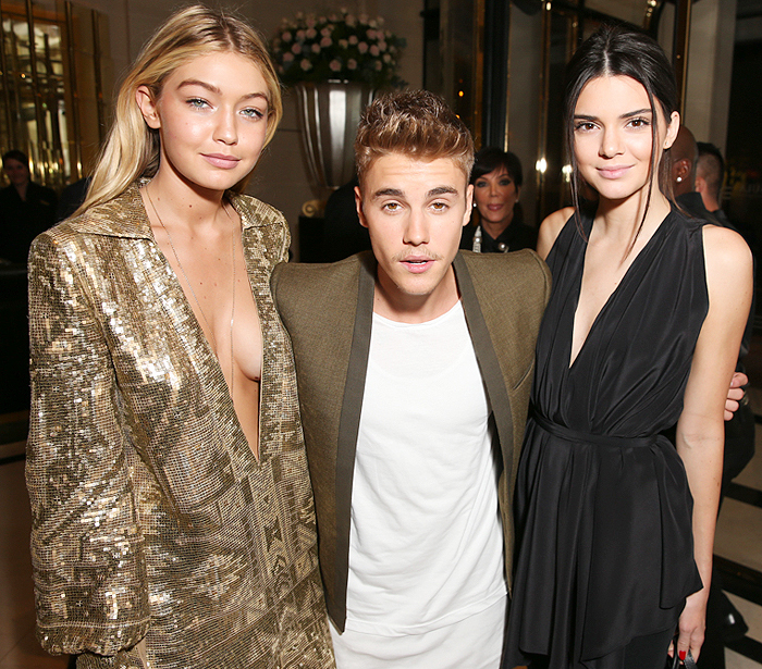 Selena Gomez arrasa durante jantar com Justin Bieber e top models em Paris