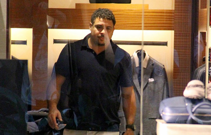  Ronaldo vai às compras em shopping carioca