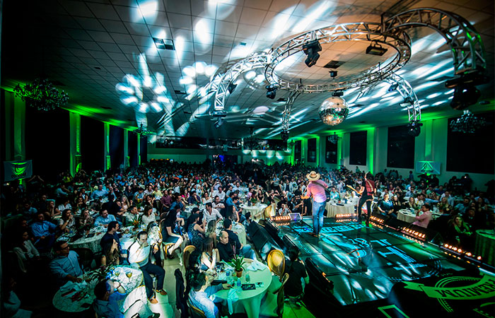 Fernando e Sorocaba fazem show emocionante em prol do Hospital do Câncer de Barretos