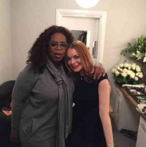 Oprah Winfrey prestigia Lindsay Lohan em obra de teatro