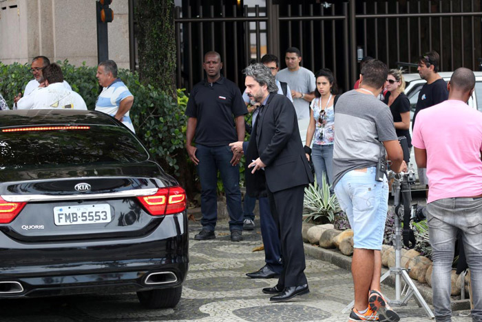 Alexandre Nero e Andreia Horta gravam as primeiras cenas do casamento de Maria Clara e Enrico