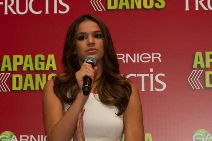 Bruna Marquezine vira porta-voz de marca de shampoo 