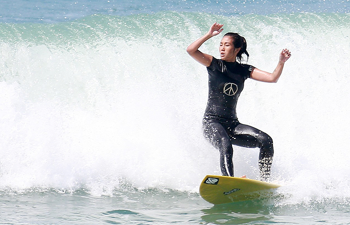 Dani Suzuki pega onda na Praia da Macumba, no Rio