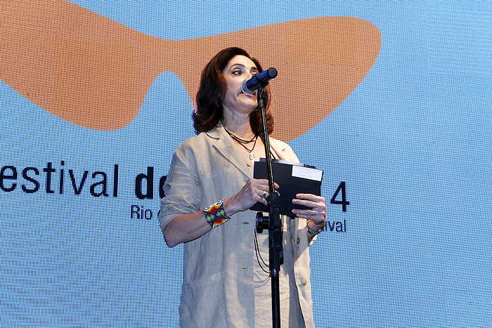 Christiane Torloni entregra prêmio no Festival do Rio