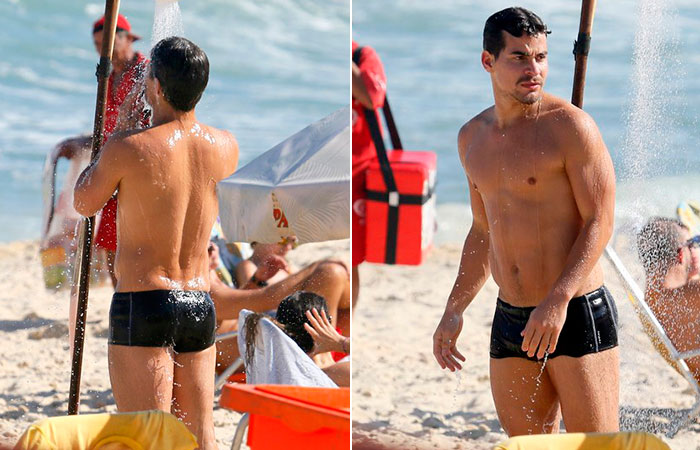 Thiago Martins curte tarde de sol na praia do Leblon