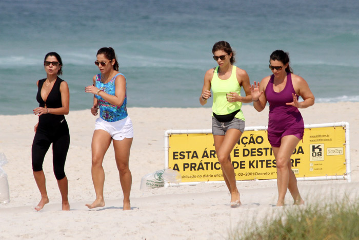 Grazi Massafera faz treino funcional na Barra da Tijuca