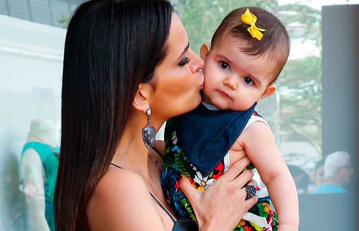 Fernanda Motta brilha com sua filha Chloe em evento de moda 