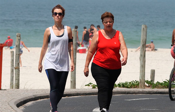  Juliana Didone curte dia de sol com sua mãe