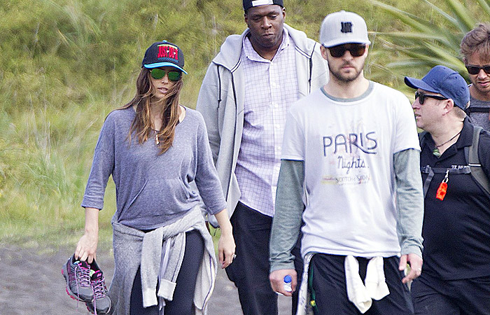 Em meio a boatos de gravidez, Jessica Biel curte férias com Justin Timberlake