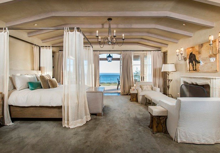  Veja as fotos da nova mansão de Lady Gaga na praia de Malibu, Califórnia
