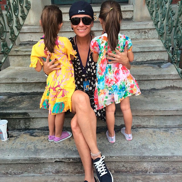  Giovanna Antonelli causa polêmica ao postar foto das filhas de costas