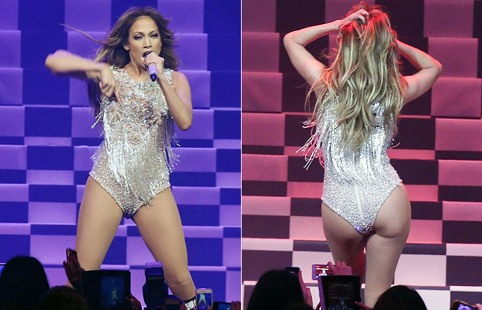 Jennifer Lopez deixa seu bumbum em evidência durante show para o We Day