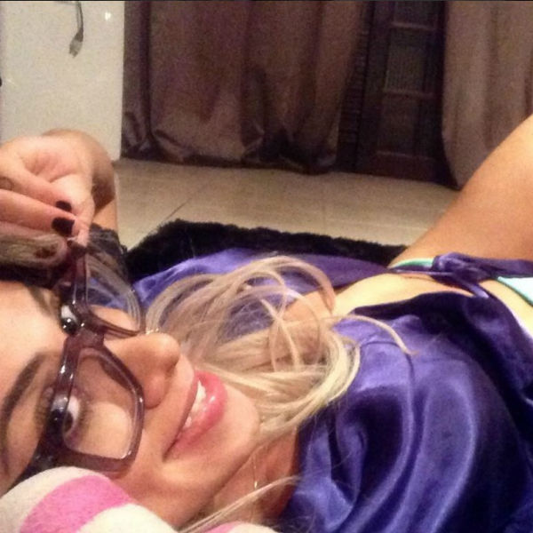 Vanessa Mesquita deixa calcinha a mostra nas redes sociais: ‘serelepe’