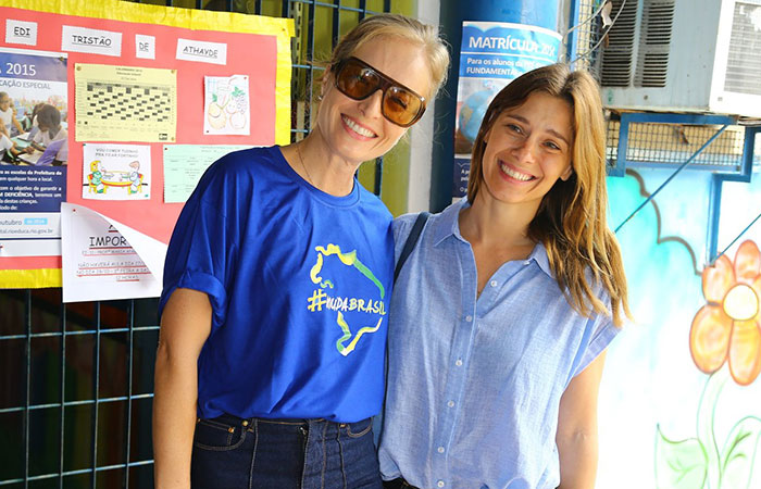 Angélica e Carolina Dieckmann dão entrevista para o CQC antes de votar