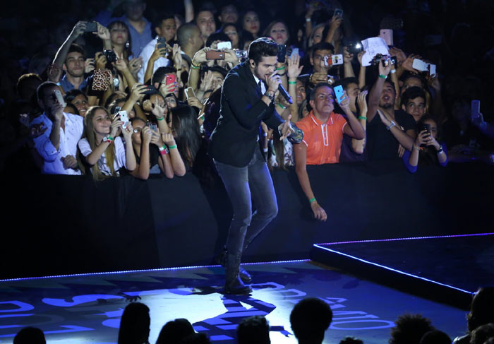 Luan Santana vence em duas categorias do Prêmio Multishow 2014