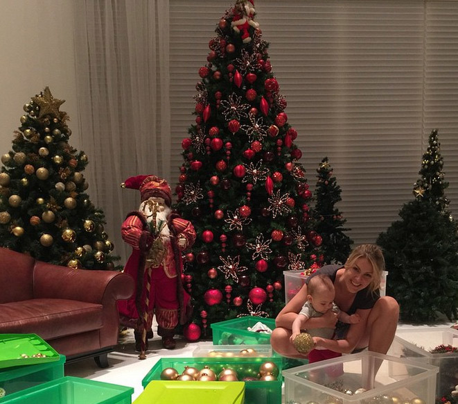 Ana Hickmann já prepara decoração de Natal de sua casa