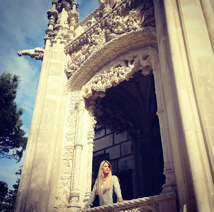 Susana Werner visita ponto turístico de Portugal