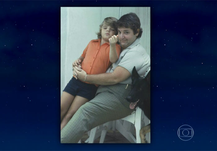 Jô Soares presta homenagem ao filho na abertura de seu programa