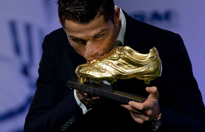 Cristiano Ronaldo recebe Chuteira de Ouro 