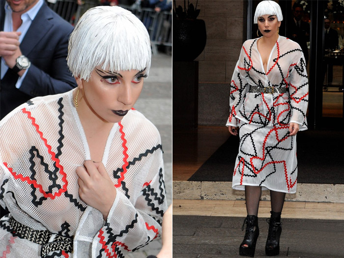 Lady Gaga usa peruca branca curtinha para passear em Milão