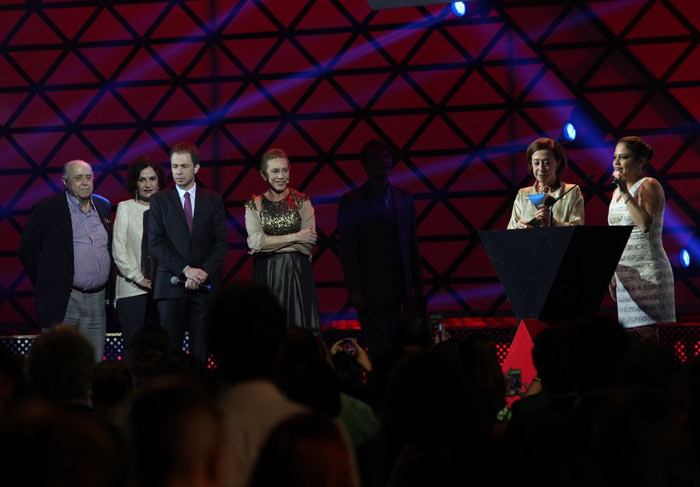 Grande homenageada no Prêmio Extra, Fernanda Montenegro emociona a todos