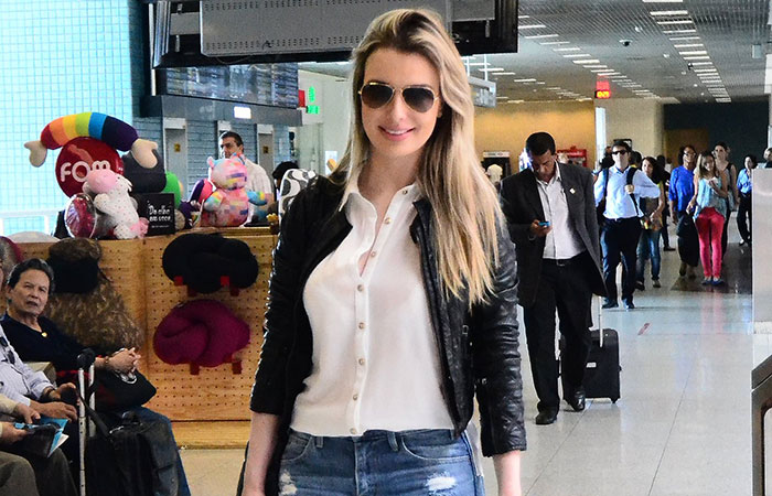 - Fernanda Keulla viaja para São Paulo e esbanja simpatia 