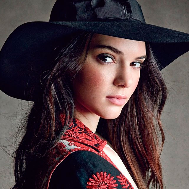  Kendall Jenner estrela sozinha editorial para Vogue norte-americana 