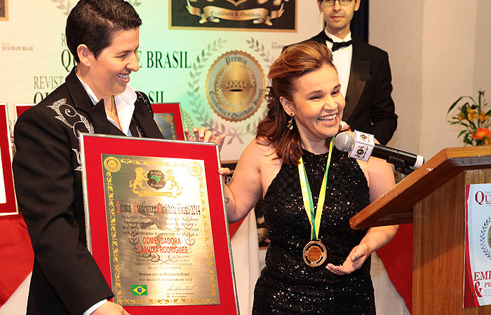 Claudia Rodrigues é destaque entre os melhores do Brasil