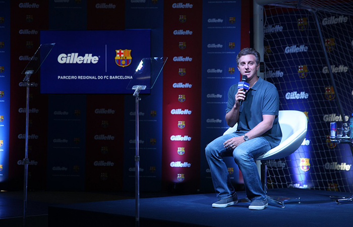) Luciano Huck apresenta evento da Gillette em parceria com o Barcelona